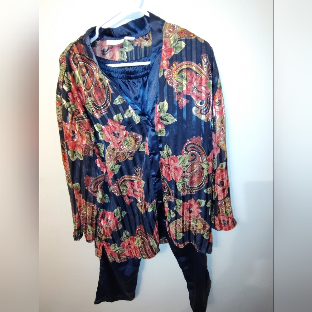 Victoria's Secret Women's Size Large Navy and Floral Pajama Set Vintage